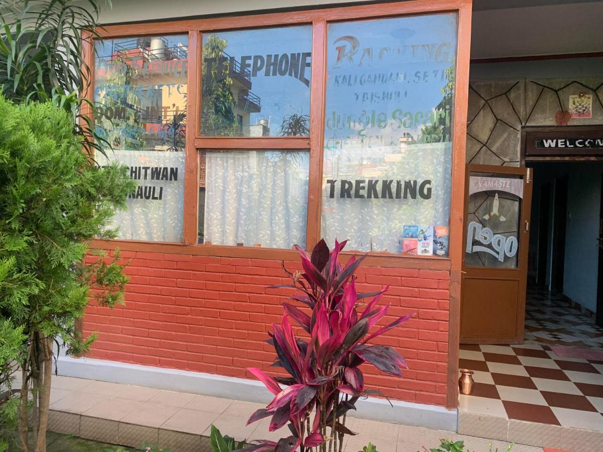 Hotel Peace Ganga Inn Pokhara Kültér fotó