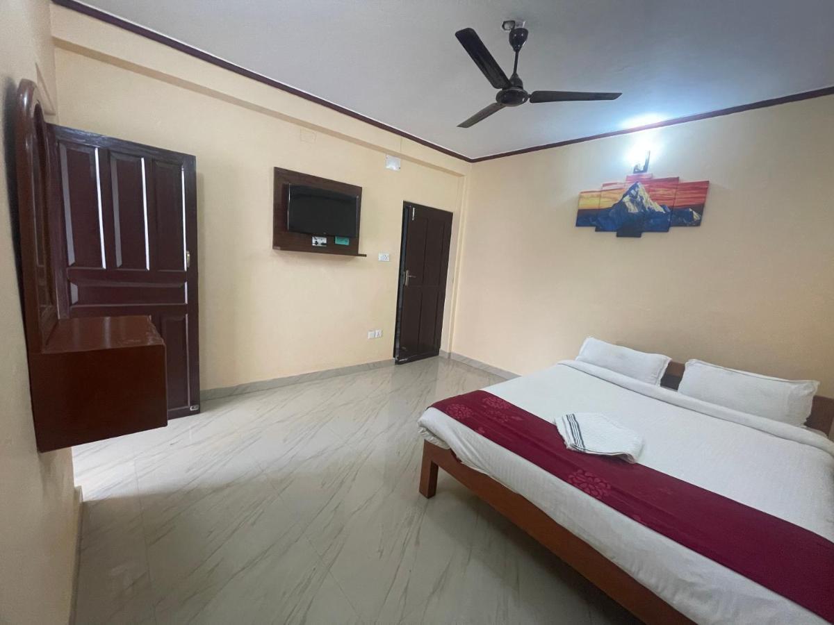 Hotel Peace Ganga Inn Pokhara Kültér fotó