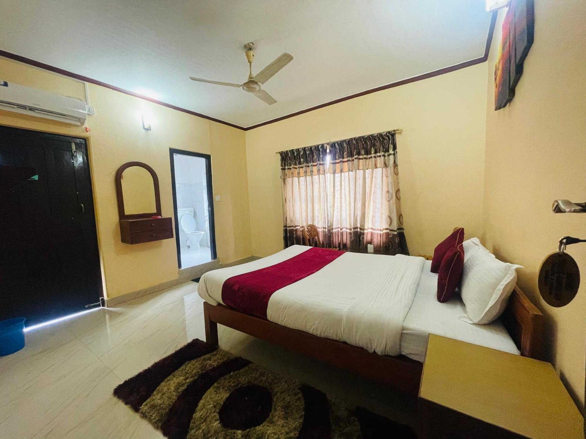 Hotel Peace Ganga Inn Pokhara Kültér fotó